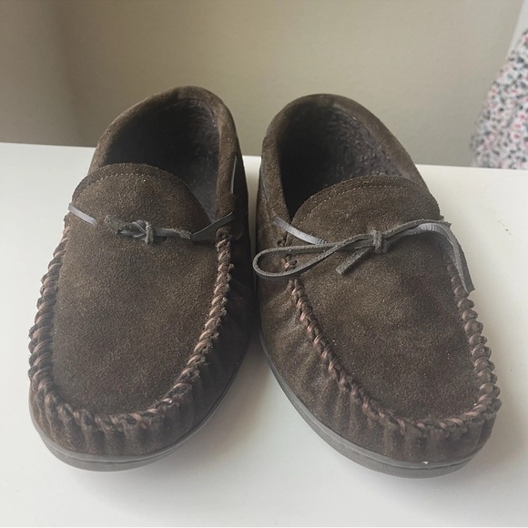 Minnetonka Men's Casey Moccasin Slippers Chocolate Sz 10 - Picture 2 of 8